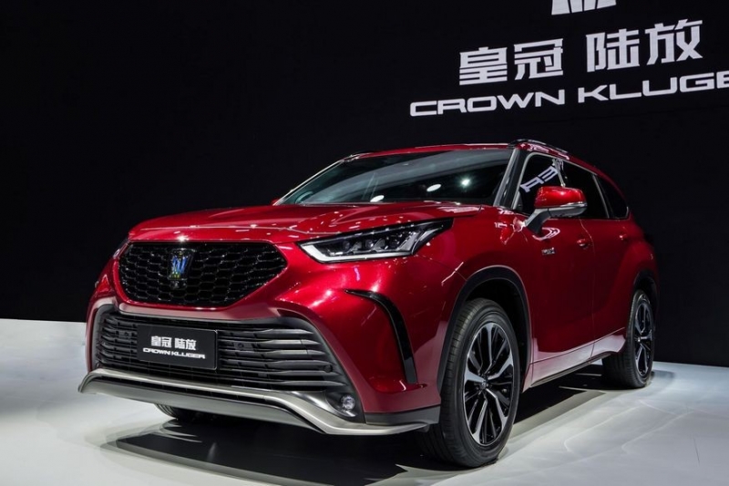 Toyota Crown теперь &ndash; и модель, и семейство: кроссовер и минивэн, известные в России